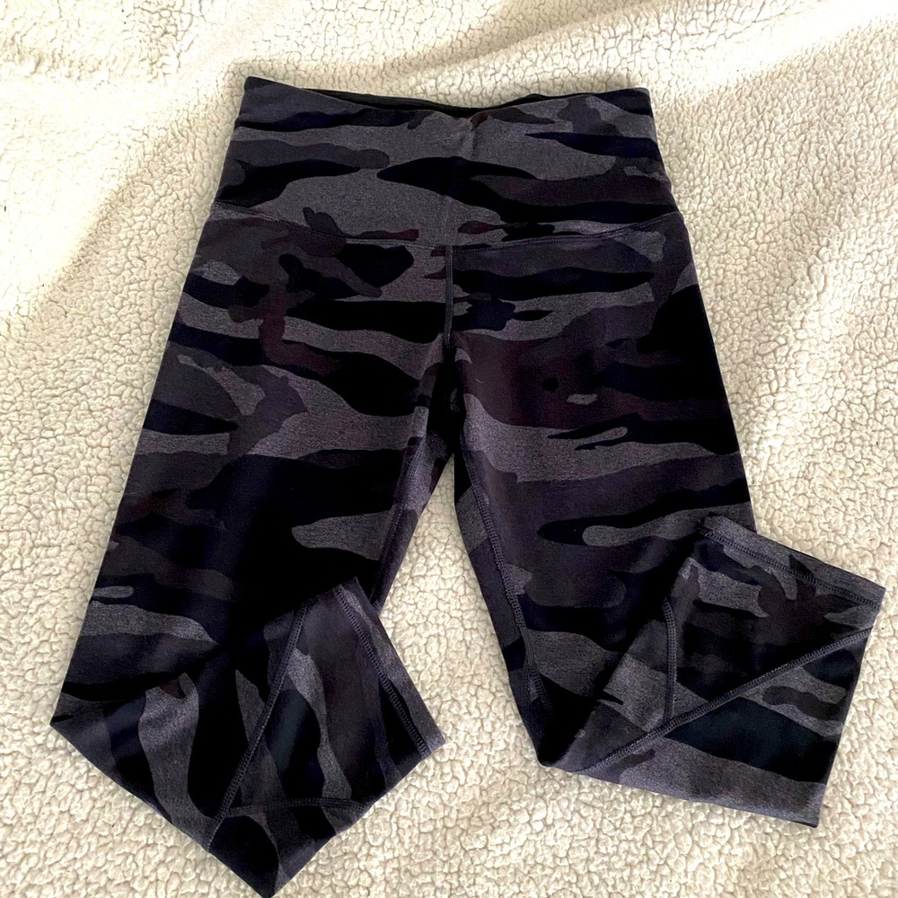 Tuff Athletics Cropped Leggings sz small
